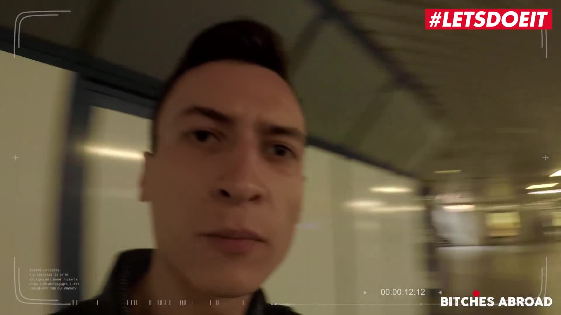 Zwei Asia Nutten blasen und wichsen wie die Profis